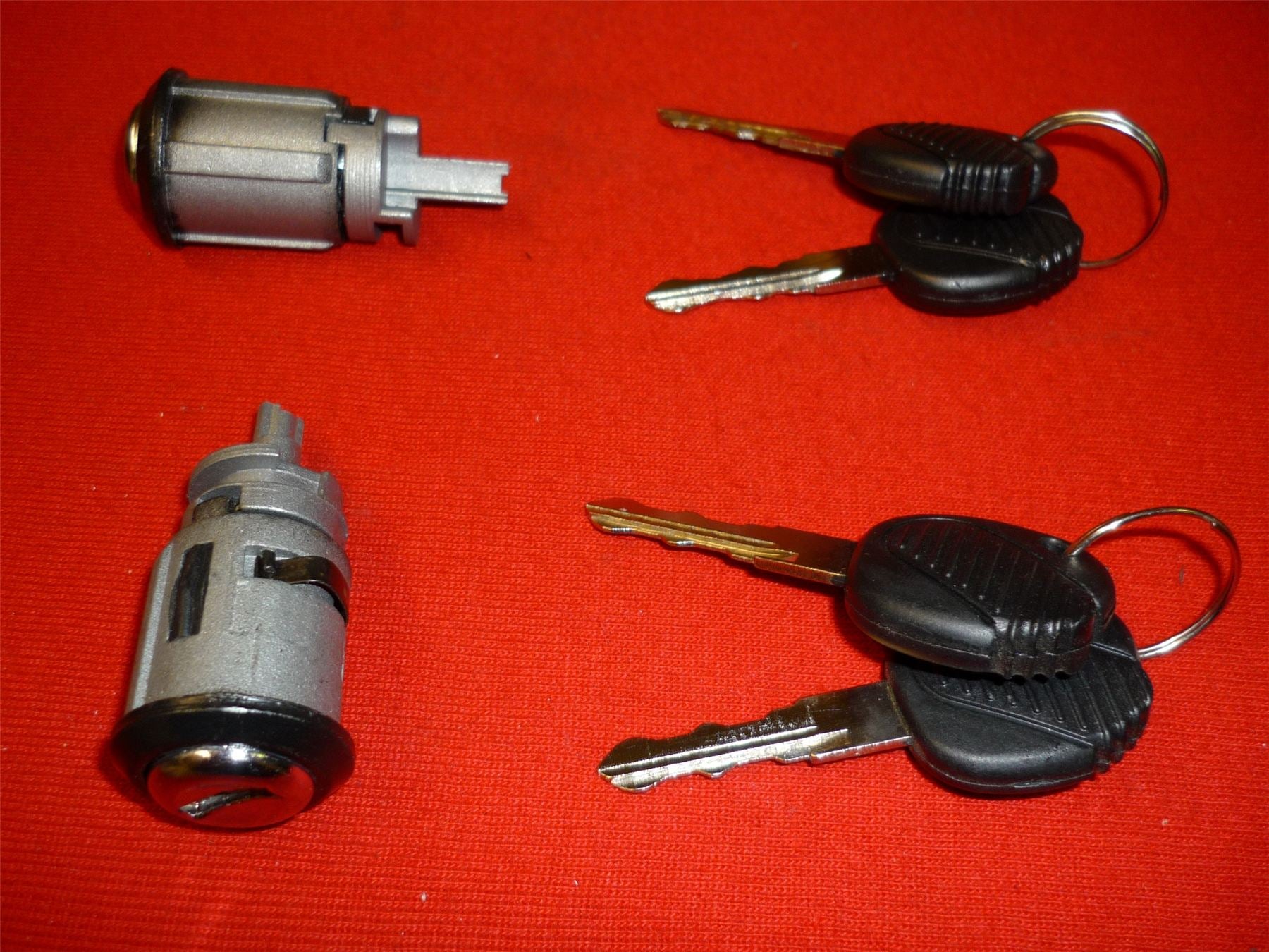VW GOL PARATI STEEARING IGNITION SWICH BARREL LOCK WITH KEYS 377905855A