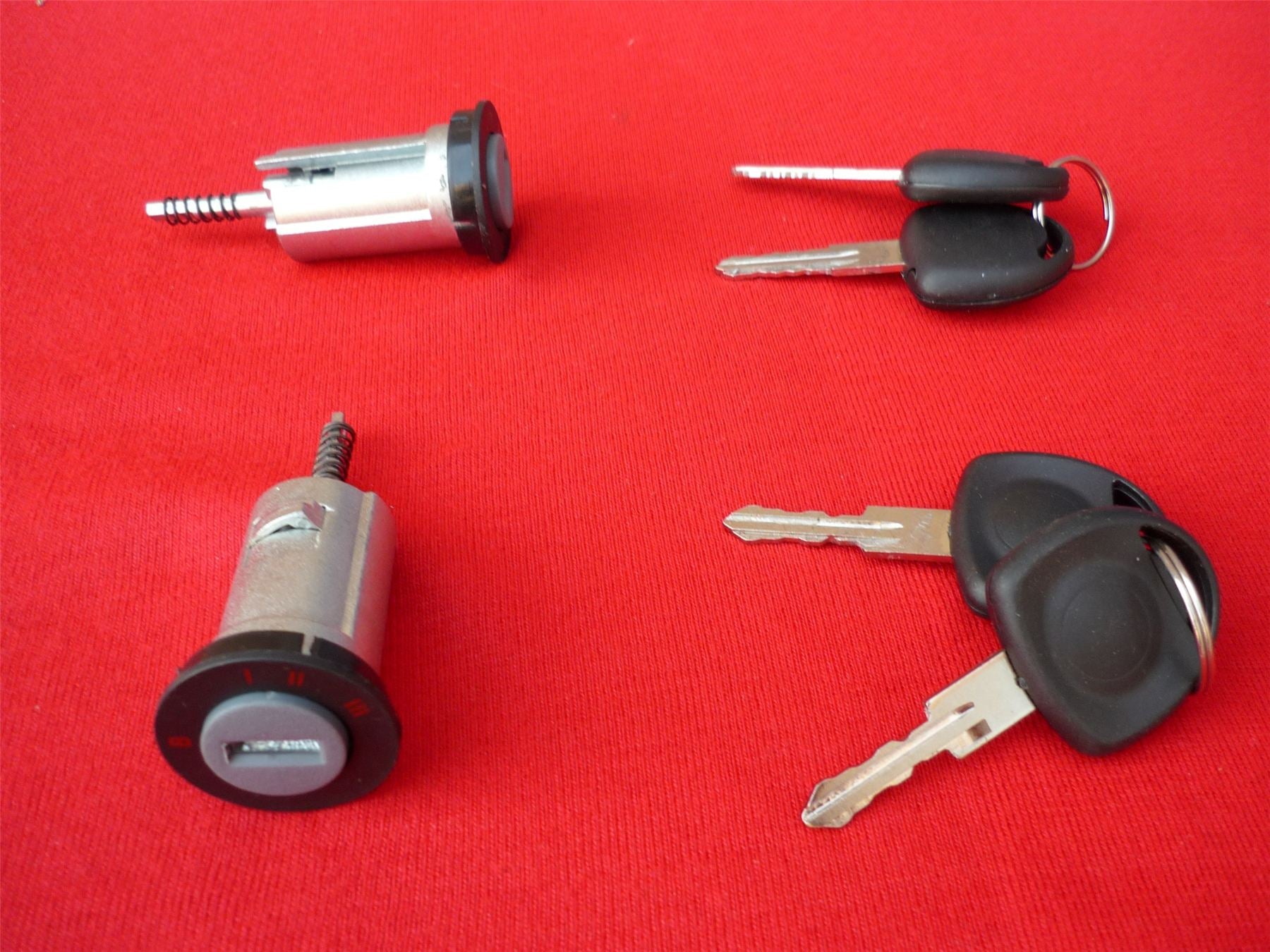 OPEL VAUXHALL CORSA ASTRA KADETT TIGRA SWICH BARREL LOCK WITH KEYS 0913684