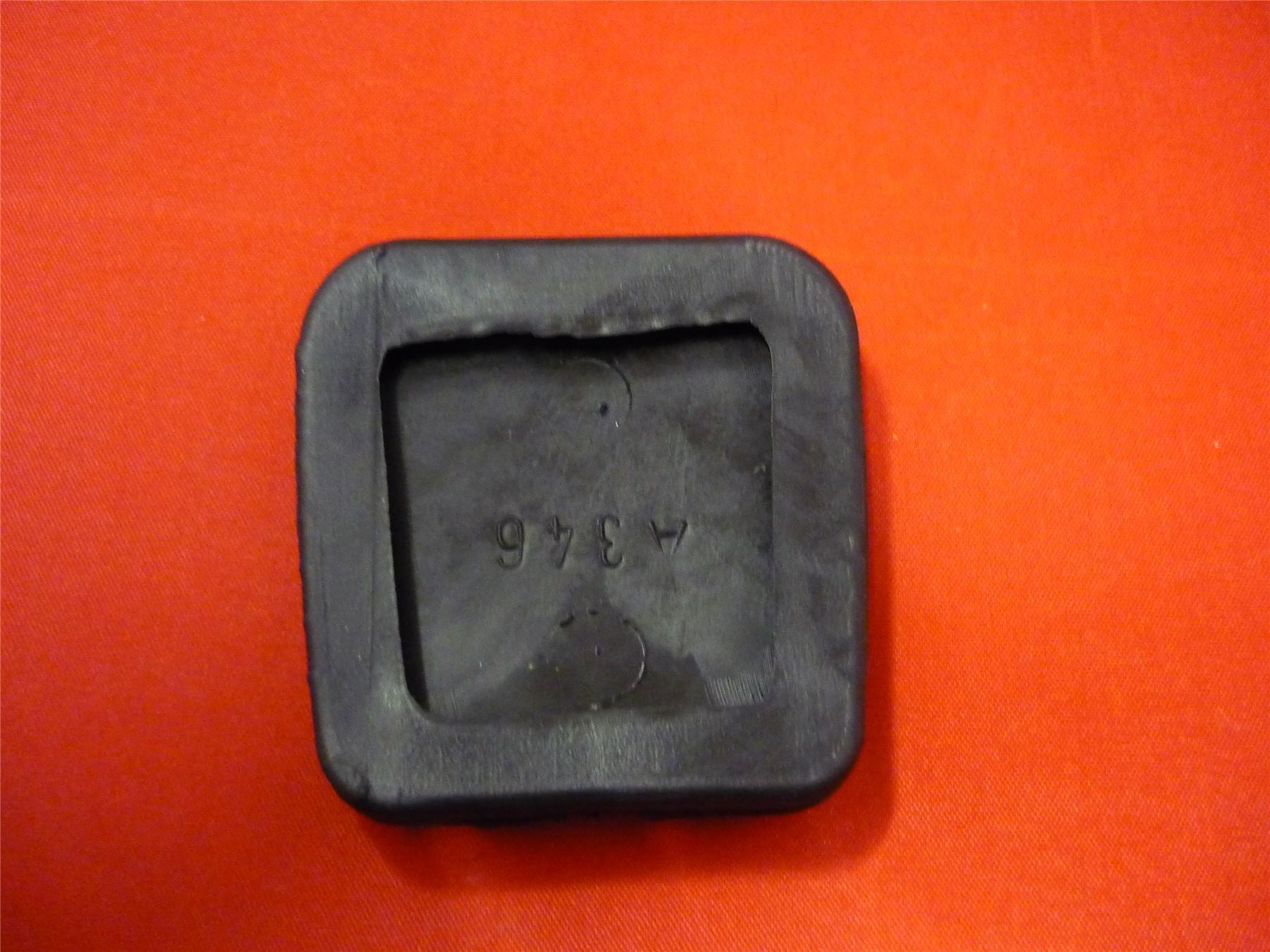 Clutch Brake Pedal Rubber For VAUXHALL Vectra B Omega A B VOLKSWAGEN Golf Mk 4