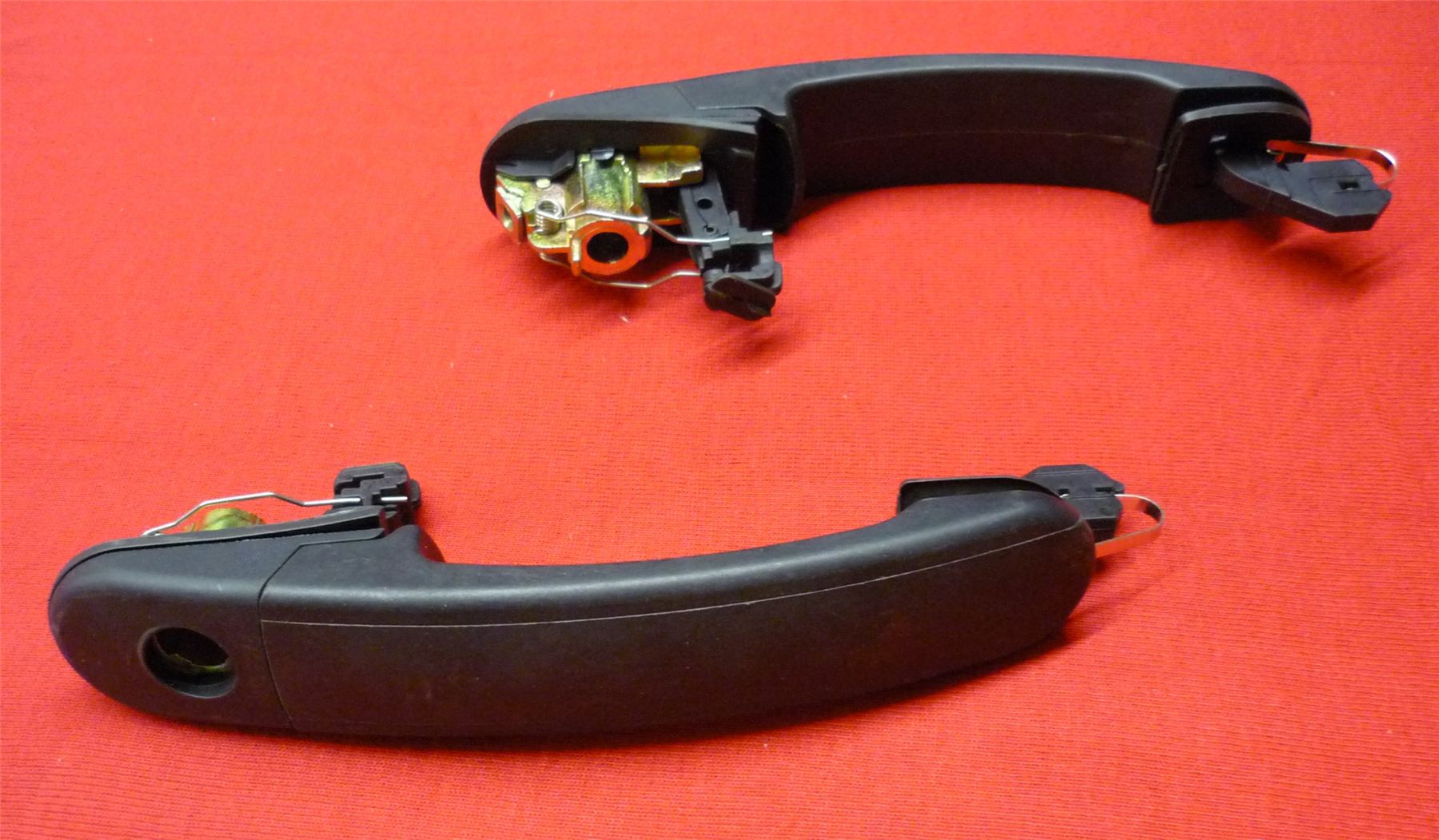 VW Golf door handle lock / front left - 5X4837207D