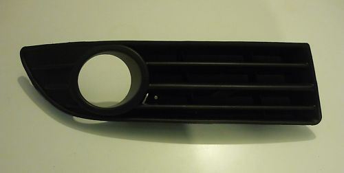 VW POLO FRONT BUMPER GRILL / RIGHT