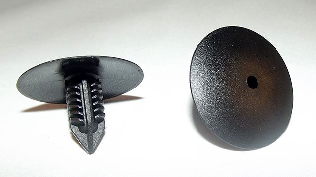 Suzuki Vauxhall Opel Nissan Renault Ford Peugeot Volkswagen Land Rover Citroen wheelarch boot liner carpet floor door cards panel trim clips X100