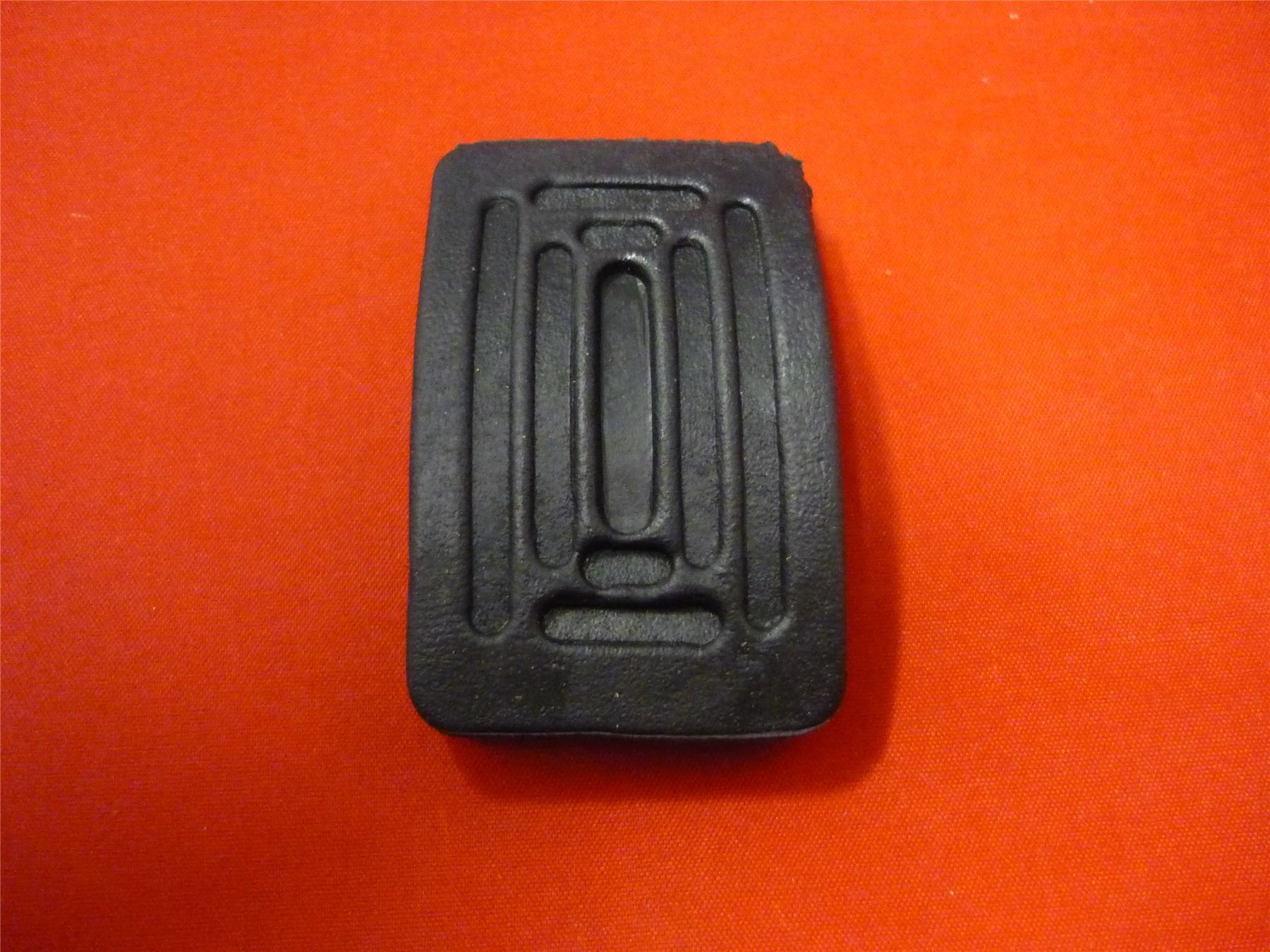 CLUTCH BRAKE PEDAL RUBBER  Fits RENAULT  Clio II Clio III   8200183752