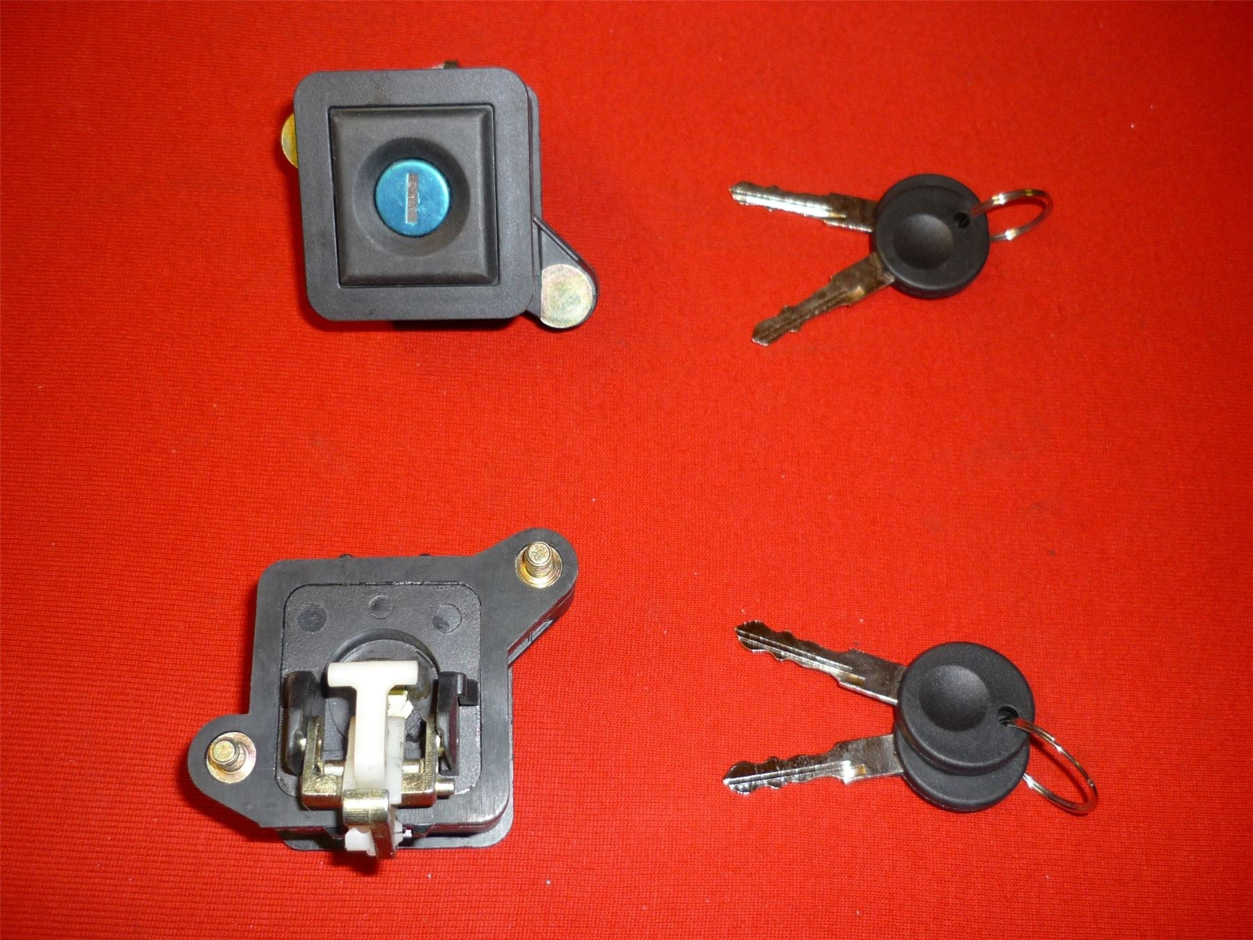 VW Passat B4 tailgate luggage boot door lock with 2 keys 357827571E